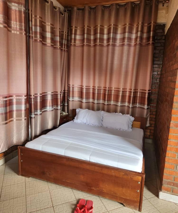 Heartland Hotel Кигали Экстерьер фото